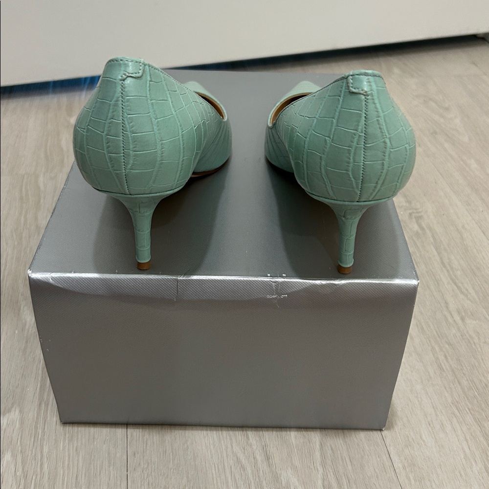 Nine West Mint Green Croc-Embossed Pointed Toe Heels - Picture 3 of 5